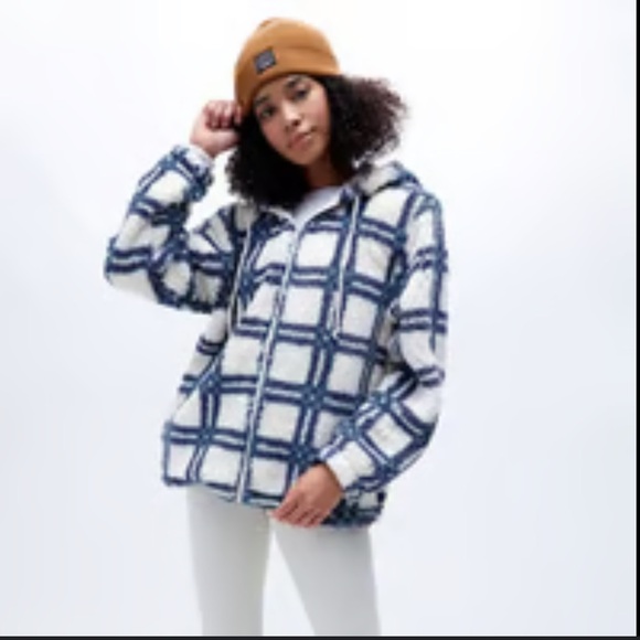 PacSun Jackets & Blazers - PacSun Plaid Sherpa Zip-Up Jacket with hood